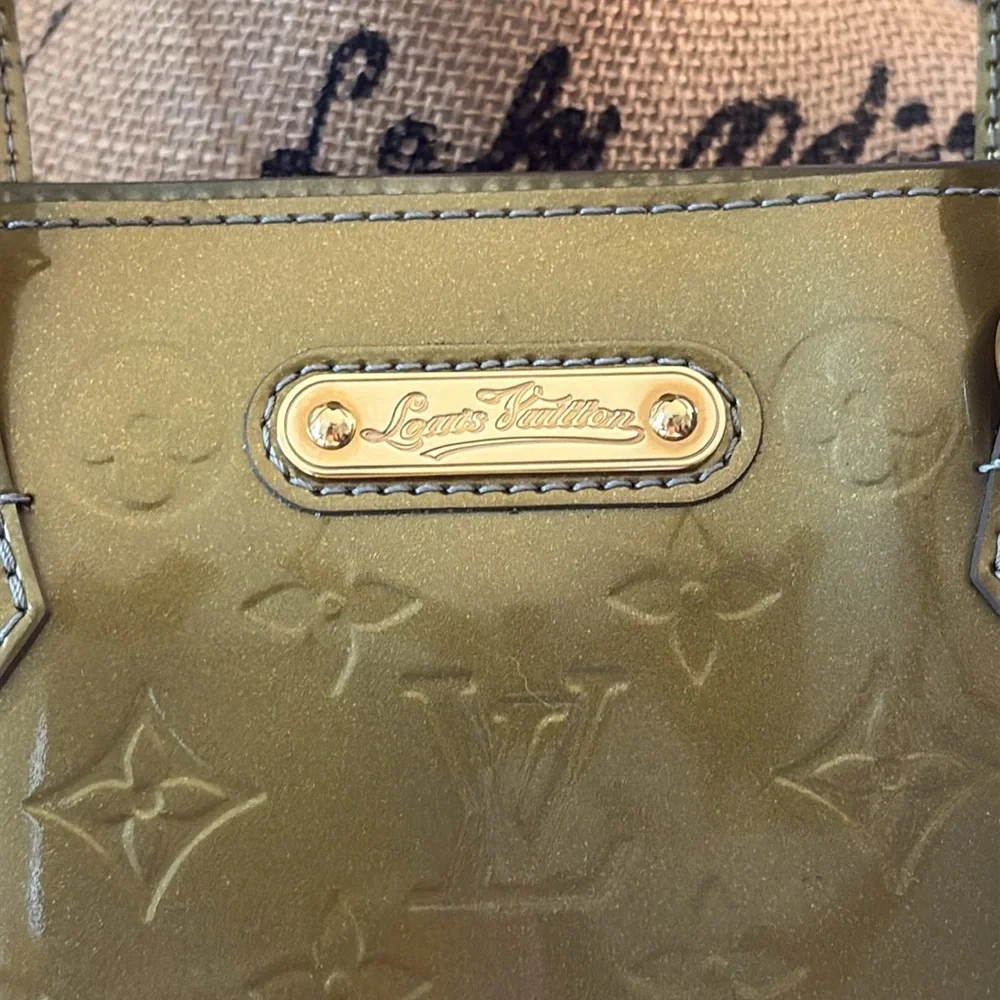 LOUIS VUITTON Authentic Wilshire MM Vert Green Gold Vernis Leather Bag France